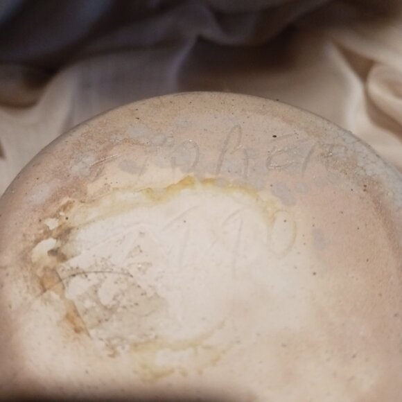 Eldreth sheep pottery crock - Picture 6 of 9